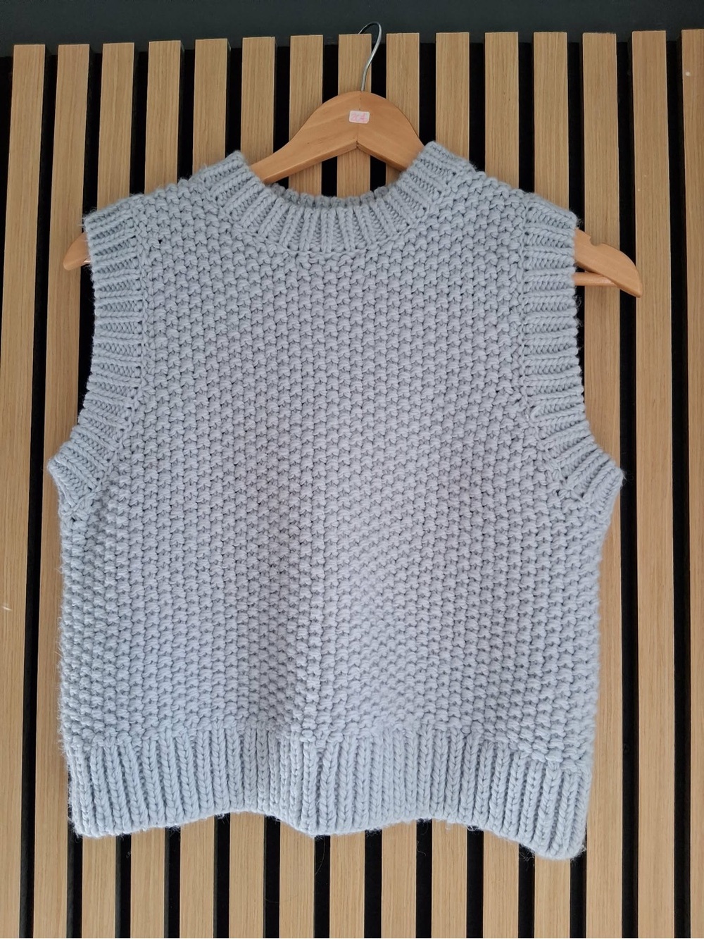H&M Light Gray Chunky Knit Sleeveless Vest